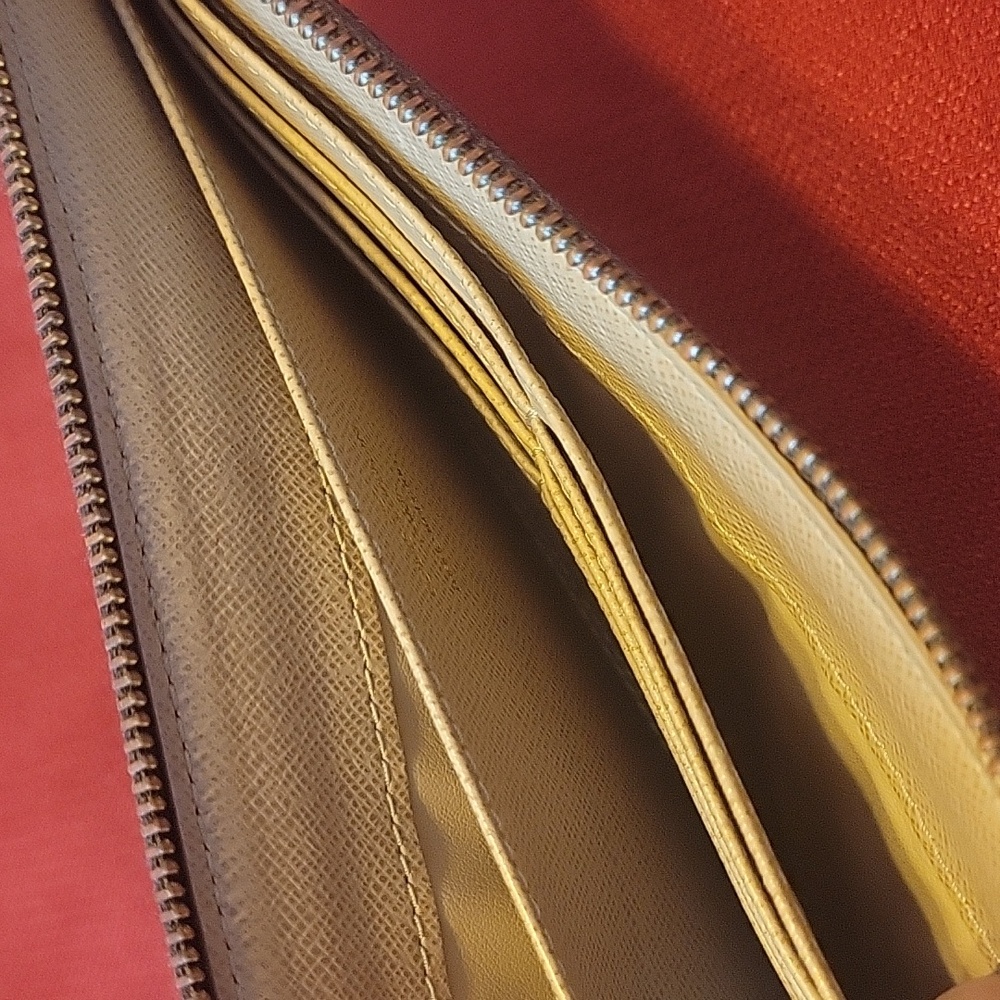 100% Authentic LOUIS VUITTON - Picture 4 of 9